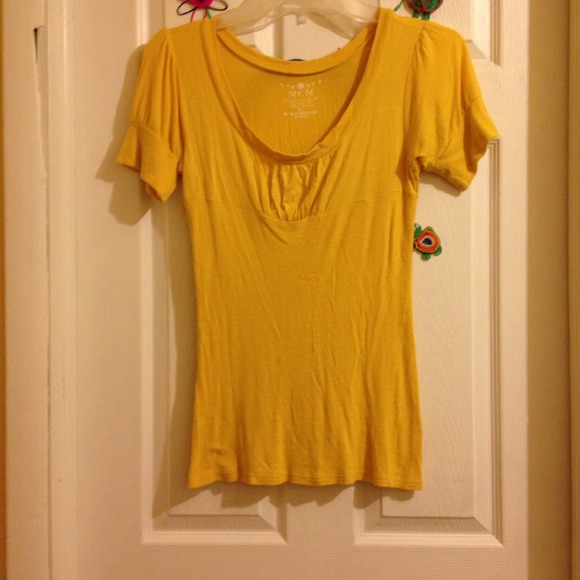 🎀🎀SOLD🎀🎀Yellow mustard top