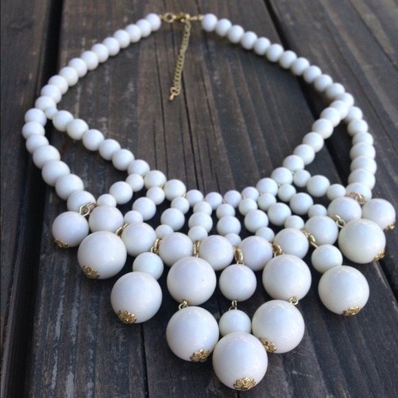 White Chunky Statement Necklace