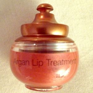 Josie Maran Argan Lip treatment in Rosie