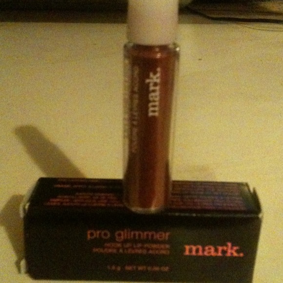 Mark Pro Glimmer Lip Powder
