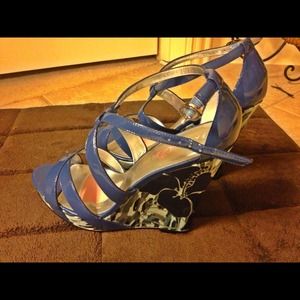 Blue wedges