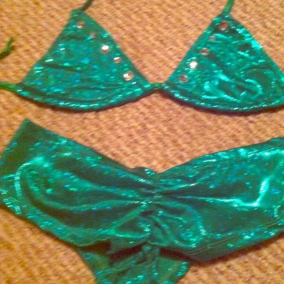 Green bikini scrunch butt - Picture 1 of 1