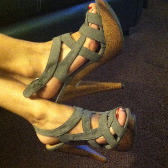 Gray  heels !!;)