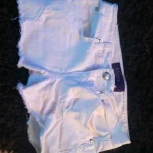 White distressed shorts Miley cirus