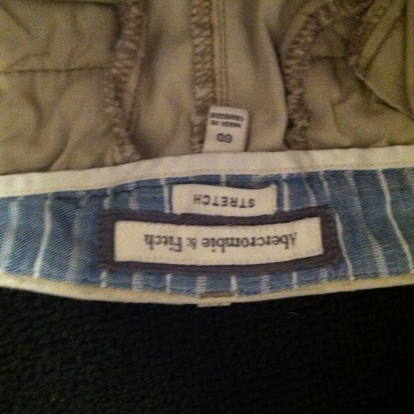 Tan Abercrombie shorts - Picture 2 of 2