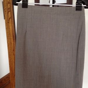 Light weight wool pencil skirt