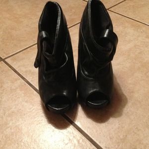 HOLD for CHEVYRT1048 Black ankle boots