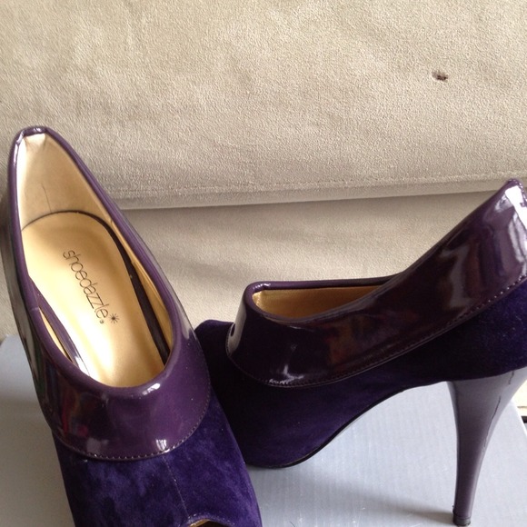 NWB opened toe booties - Picture 2 of 2