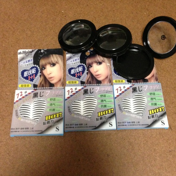 Eyelid stickers - black & empty compacts