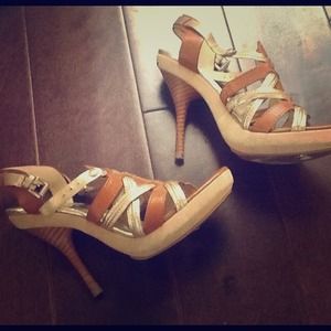 Michael Kors size 8 brown and gold leather heels!