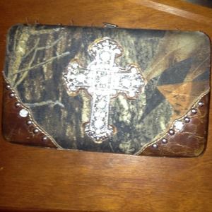 ***Camo wallet