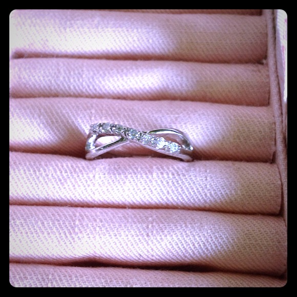 Jeweled Infinity Ring for tabb423