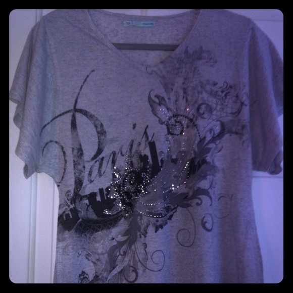 (SOLD In Bundle). Super cute grey shirt! Size L.
