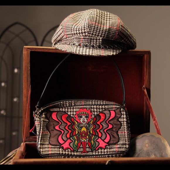 😜🎊💝Reduced! Mary Quant London cap and handbag.