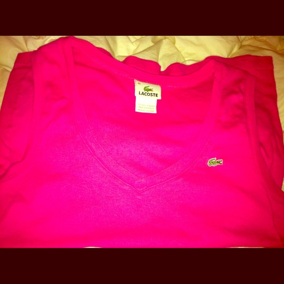 💰Sold in bundle💰Authentic Lacoste tank