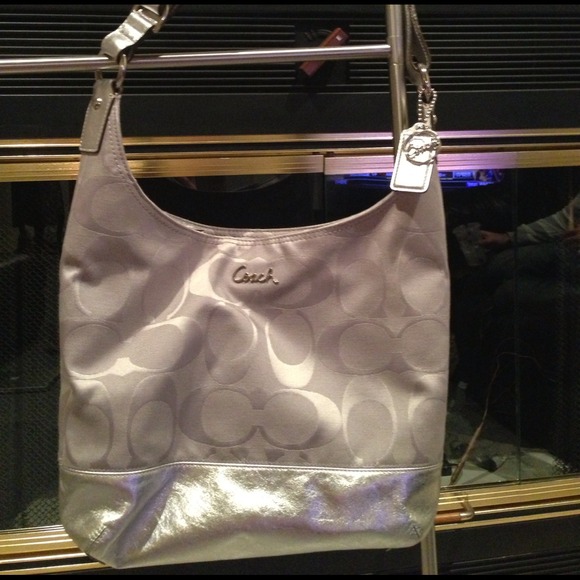 Authentic Coach Shoulder Bag - Picture 1 of 4