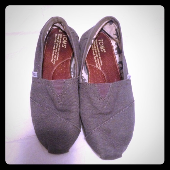 Toms