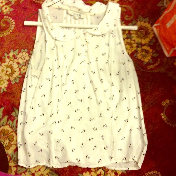 Sleeveless anchor print blouse