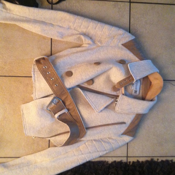 Small jacket with belt