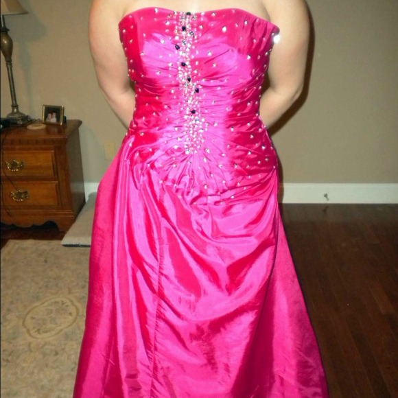 Prom Dress. NWOT!!!