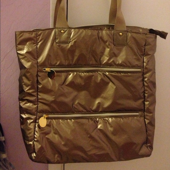 ❌SOLD❌ Mint Condition Gold Metallic Tote!