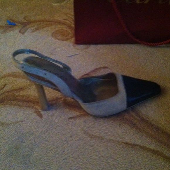 GUCCI - Picture 3 of 3