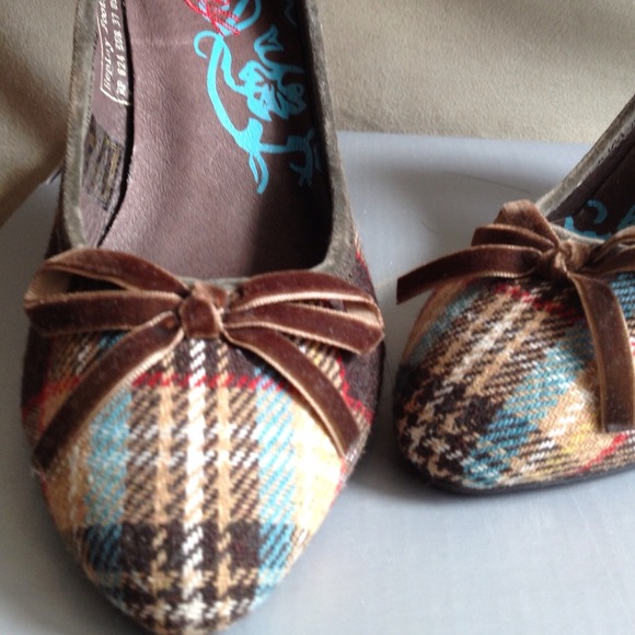Plaid pumps size 7 - Picture 2 of 3