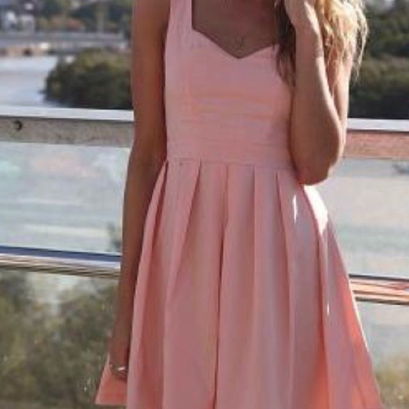 🚫SOLD !!!! 🚫Light Pink Heart Cutout Dress - Picture 2 of 2