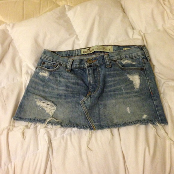 Hollister denim skirt size 3