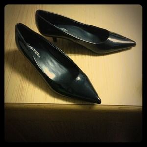 Low Black Heels with Pointed Toe