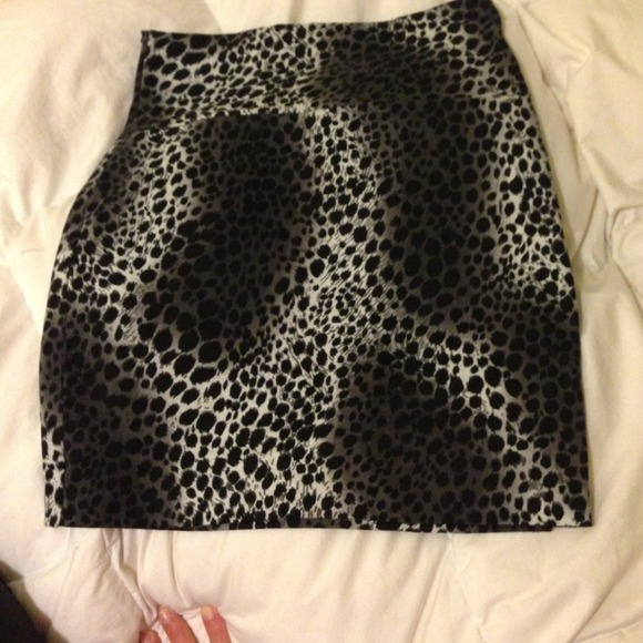 Black and white leopard print skirt