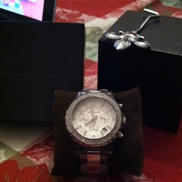 Authentic! Michael Kors status watch❤ - Picture 3 of 3