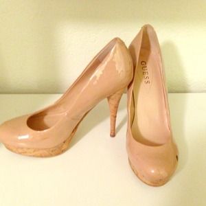 💢Reserved💢Nude Guess pumps