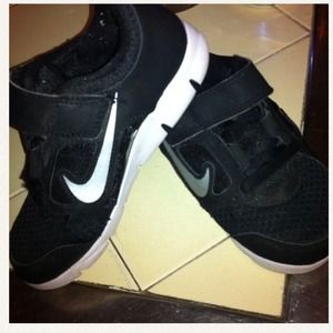 ⚠weekend sale⚠8T Nike Free