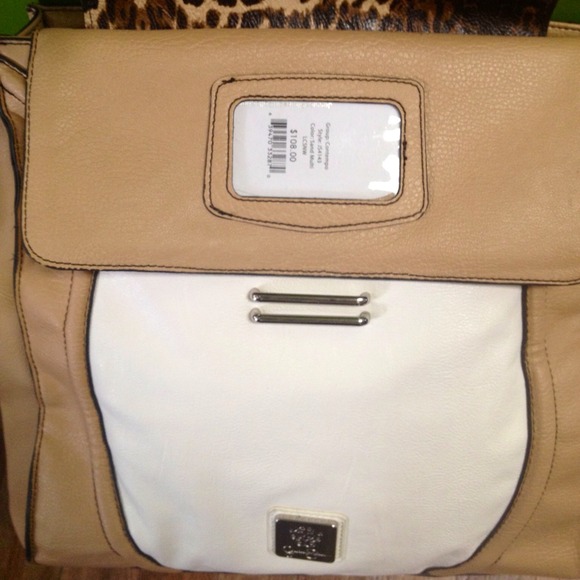 Jessica Simpson handbag/purse. - Picture 2 of 4