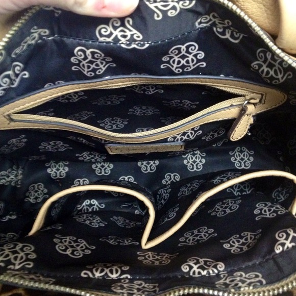 Jessica Simpson handbag/purse. - Picture 4 of 4