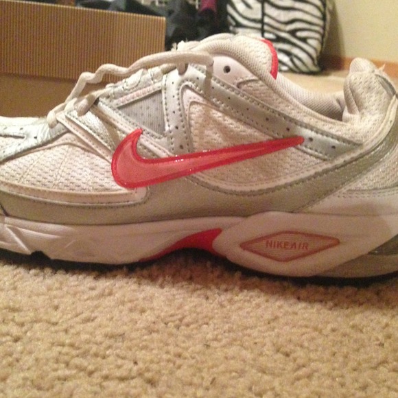 Nike airs