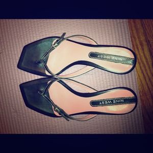 Nine West black leather kitten heel sandal