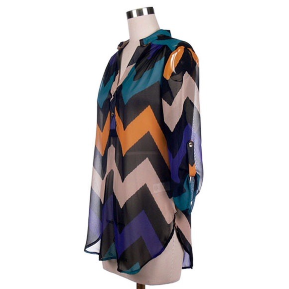 Chevron printed chiffon top - Picture 2 of 2