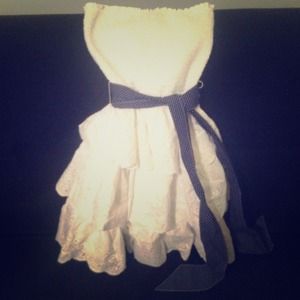 Beautiful white laced dress!