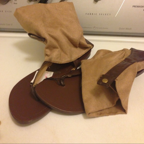 High Cut Slipper S O L D - Picture 3 of 4