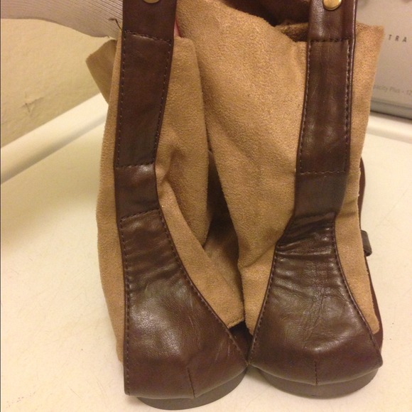 High Cut Slipper S O L D - Picture 4 of 4