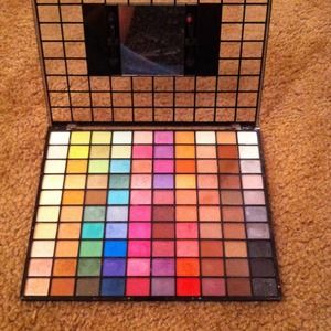 (Traded) Forever 21 eye shadow pallet