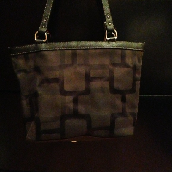 ✨Reduced✨Nine West black purse