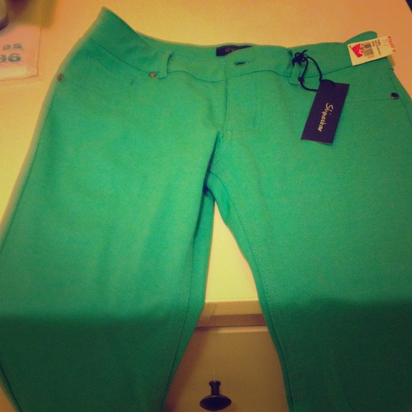 TradedBrand new aqua jeggings