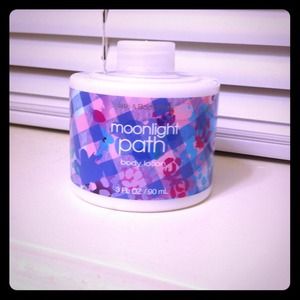 Moonlight path bath and body works lotion
