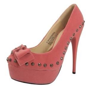 **Reduced** Pink studded heels