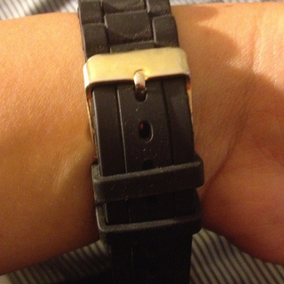 Black&gold Geneva watch W/rubber adjustable band - Picture 3 of 3