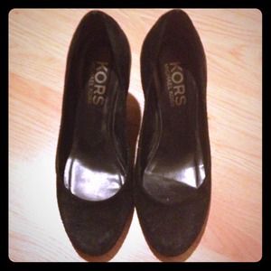 👠👠TRADE for amby16👠👠Michael Kors Black Wedge