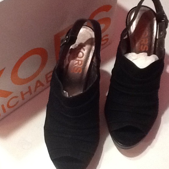 KORS by Michael Kors RUNWAY $695 brand new! ZAPPOS - Picture 2 of 4